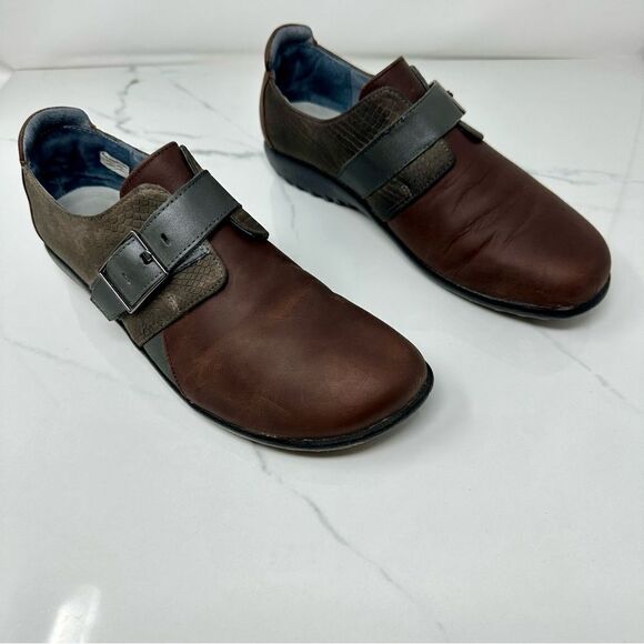 Naot Adjustable Buckle Flats- Size 9 - Picture 4 of 15
